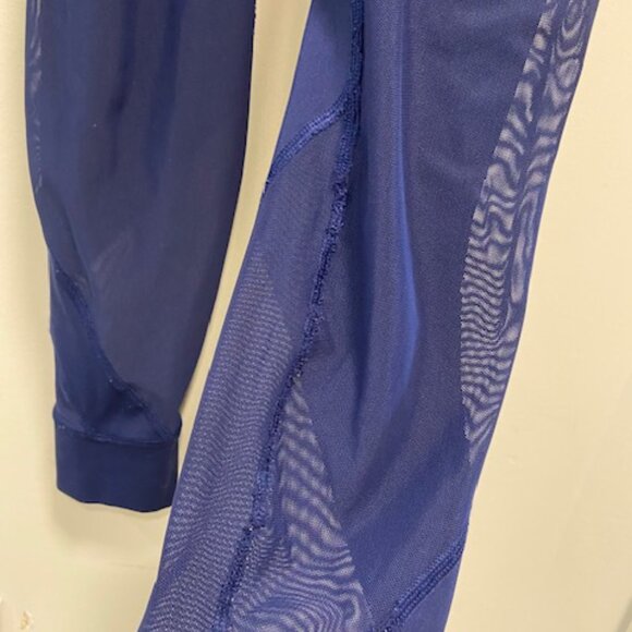 Lululemon Hot Like Agni Navy High Rise Leggings w Mesh Panels - Size S - Picture 13 of 13